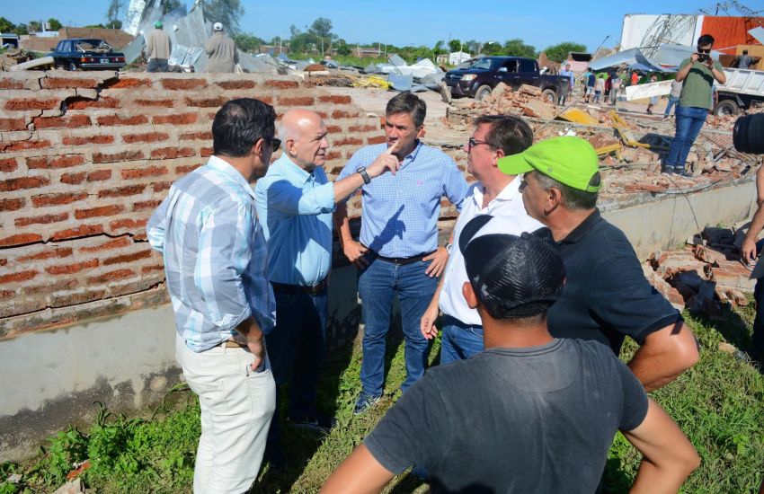 El Gobernador Zdero se encuentra en Las Breñas, tras el fuerte tornado y con las áreas de gobierno ayudando en la localidad