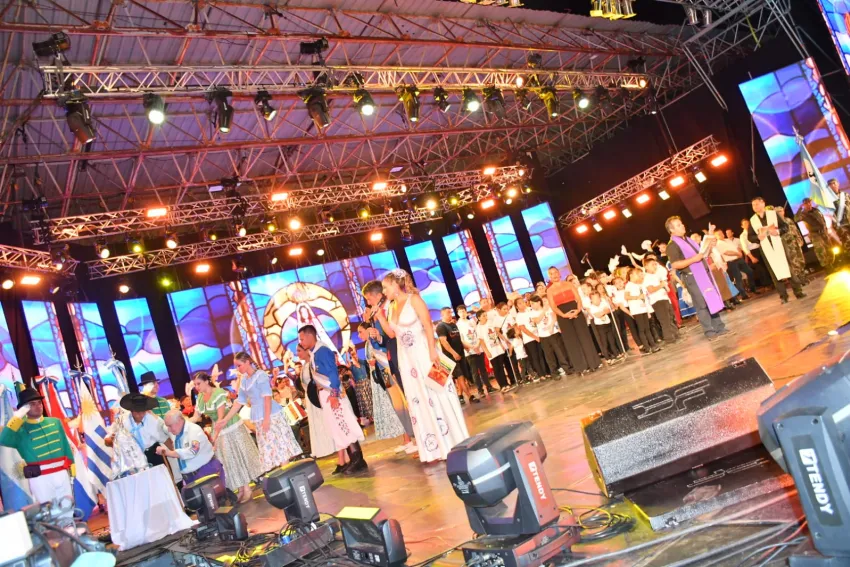 Con gran marco de público, se vivió en Corrientes el primer «grito de identidad» de la 33° Fiesta Nacional del Chamamé