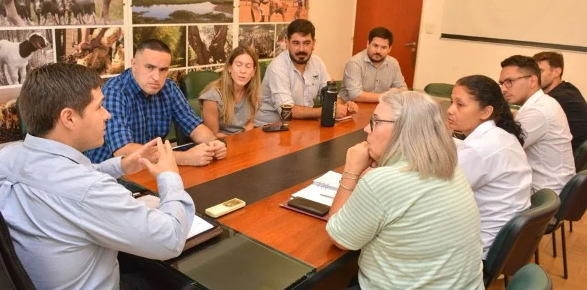 El Ministerio de Producción y el INTI fortalecen vínculos para avanzar en la capacitación a productores apícolas de la provincia