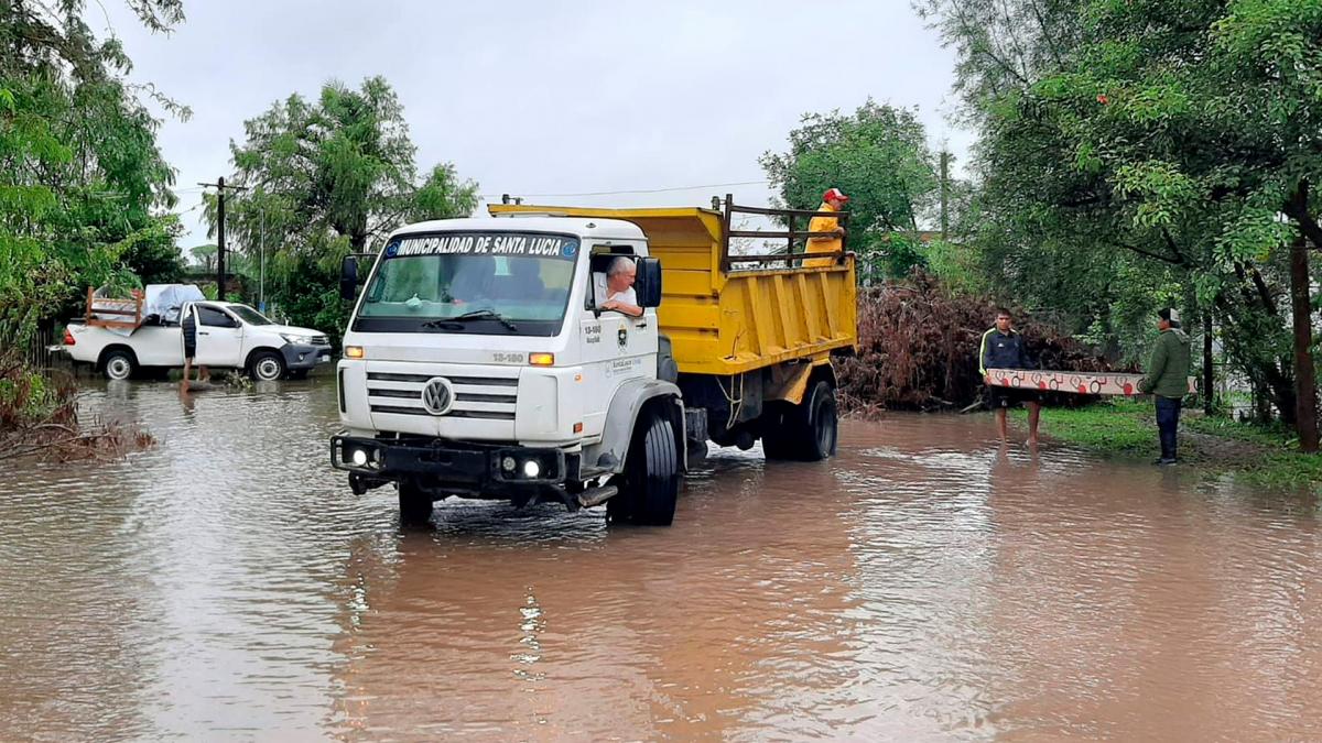 Evacuaron a 280 personas por inundaciones en el centro y sur de Corrientes