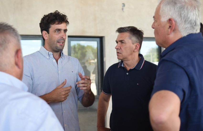 Quitilipi: el Gobernador se comprometió a terminar las obras paralizadas del hospital y de la terminal de ómnibus