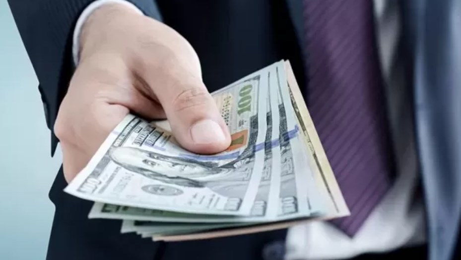 Nuevo acuerdo con el FMI: suben acciones y bonos, y cede el dólar blue