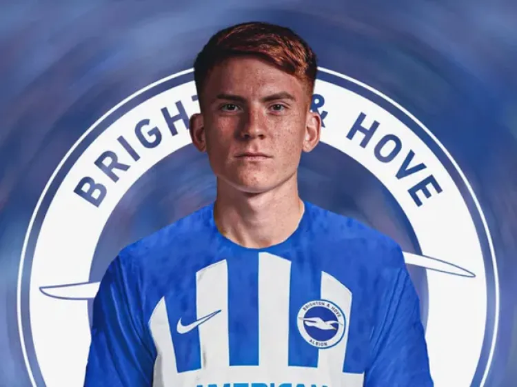 Valentín Barco fue presentado en el Brighton