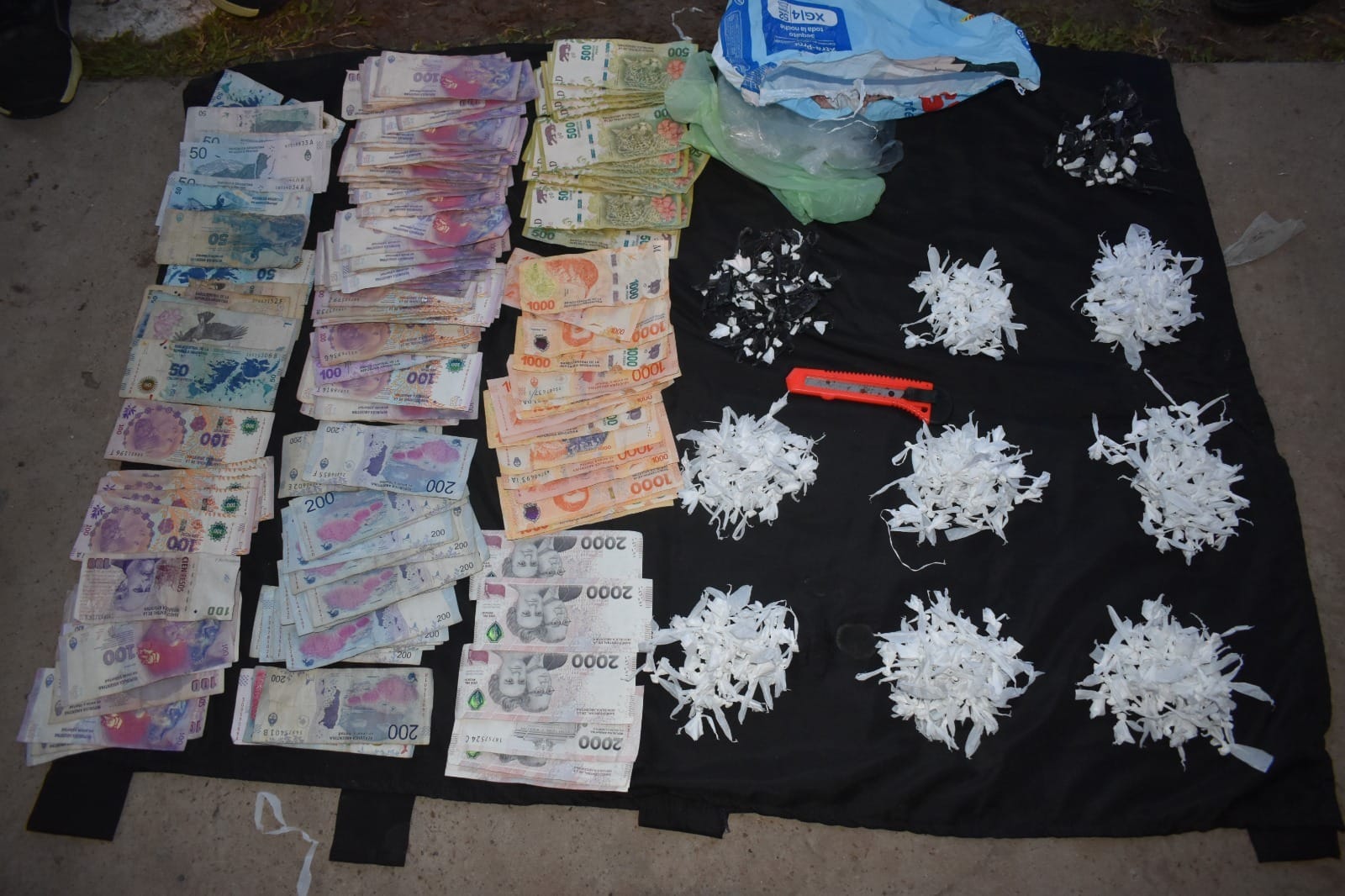 Zona sur: atrapan a una mujer con más de 400 dosis de cocaína