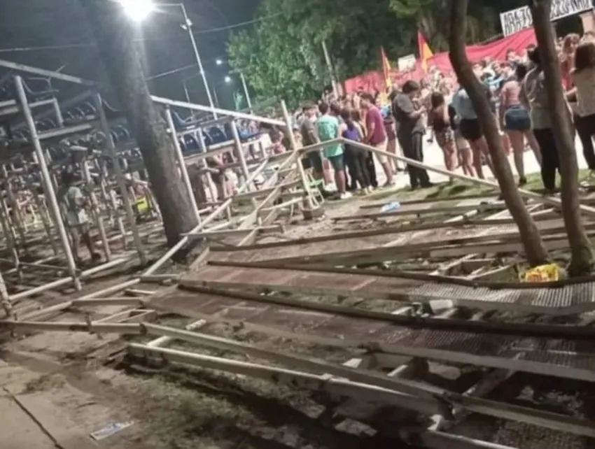 Alarma en Las Palmas: se derrumbó una tribuna en un ensayo de comparsa y hubo heridos de gravedad