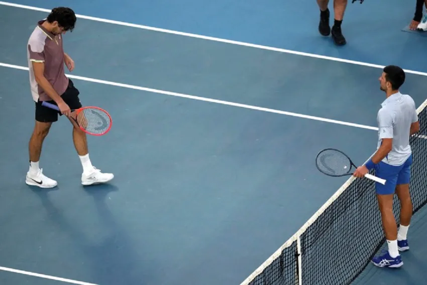 Djokovic, imparable: avanzó a semifinales del Abierto de Australia tras vencer a Taylor Fritz