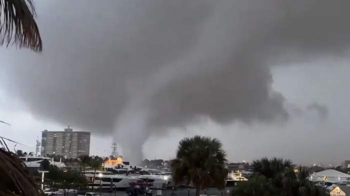 Impactante tornado tocó tierra y ocasionó destrozos en Florida