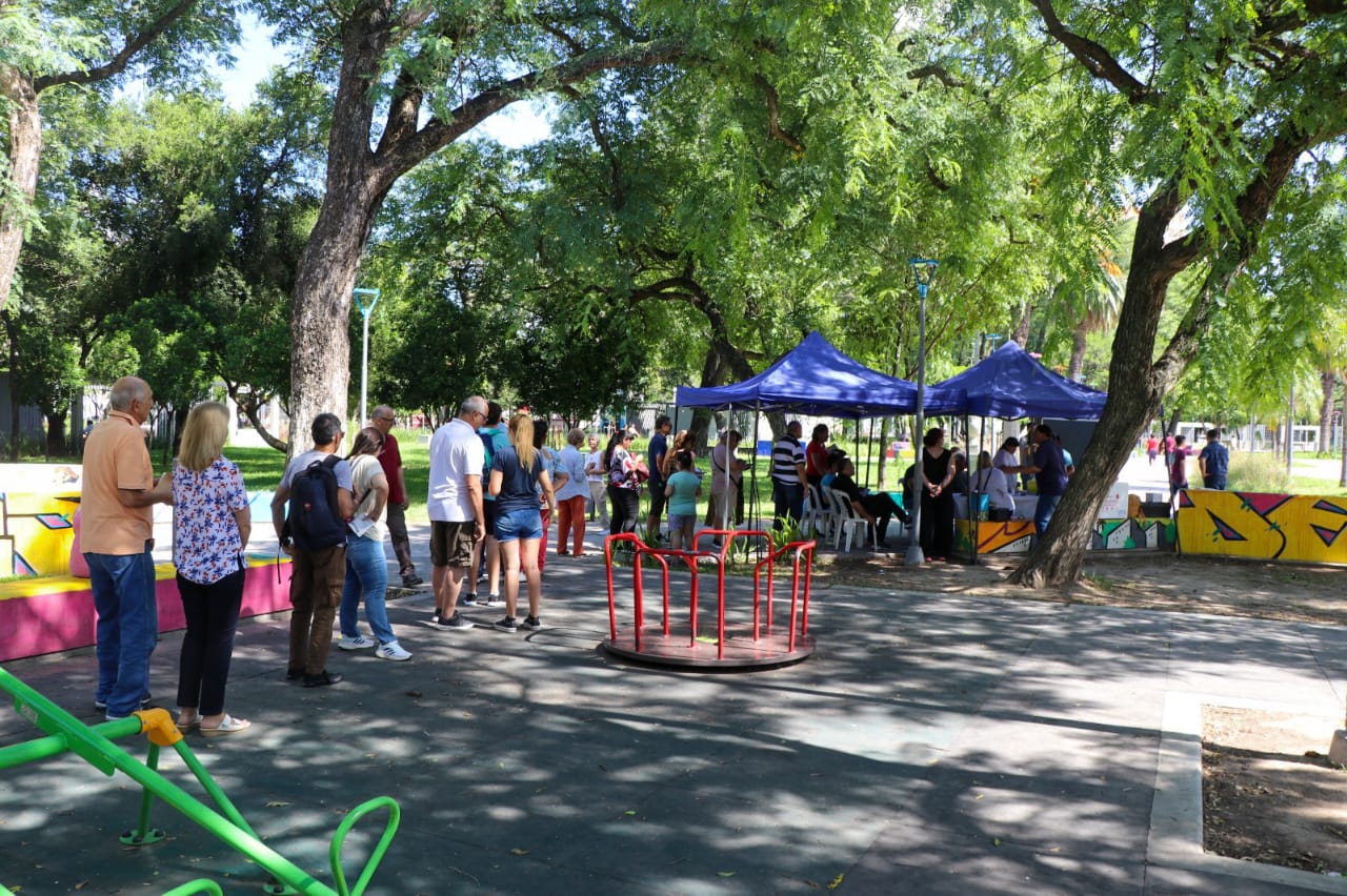 Comenzó la campaña de vacunación en la Plaza 25 de Mayo y Parque de la Democracia