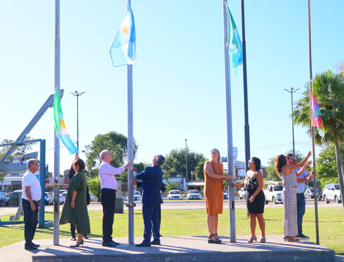 El Municipio dio inicio a la Semana Aniversario con el izamiento de banderas.