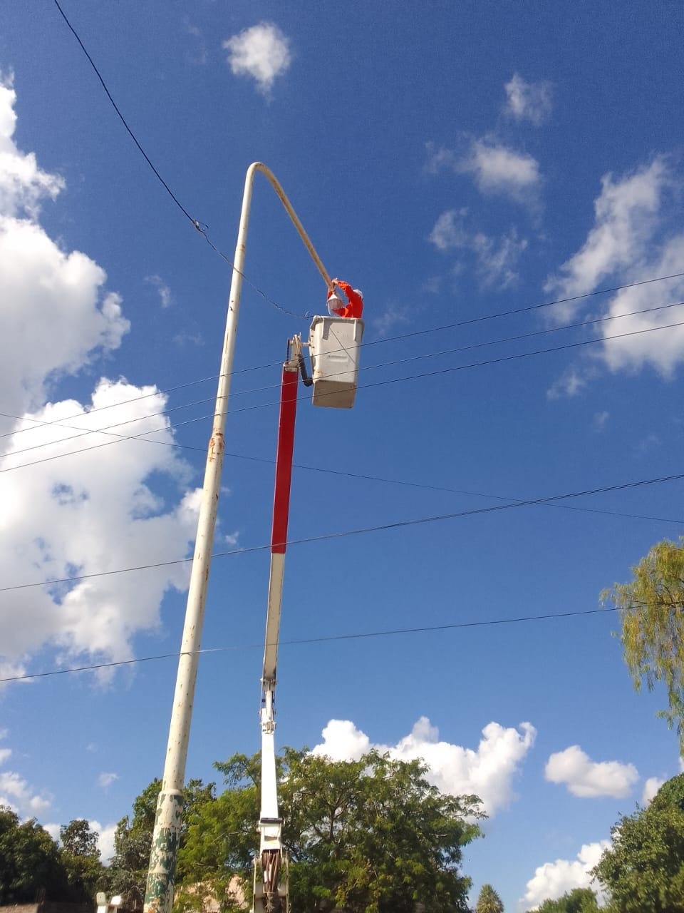 Puerto Vilelas: El Municipio realizó múltiples intervenciones territoriales y de iluminación en espacios públicos de la localidad