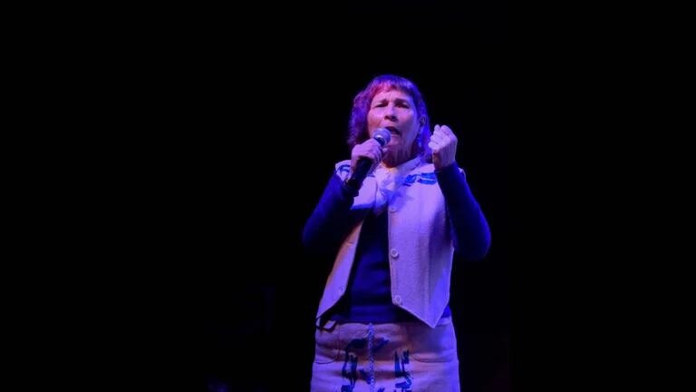 Luis D’Elía anunció la muerte de Pimpi Colombo en redes y la ex funcionaria le contestó: “Me alargaste la vida»