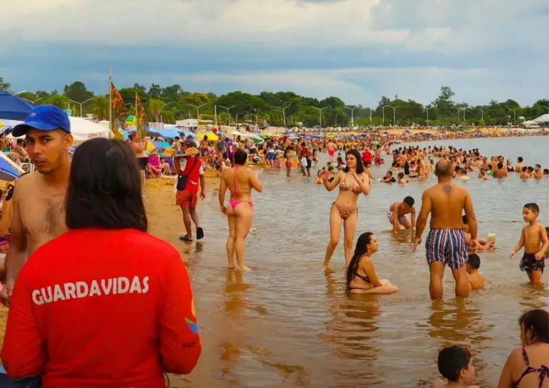 Miles de turistas visitan Paso de la Patria