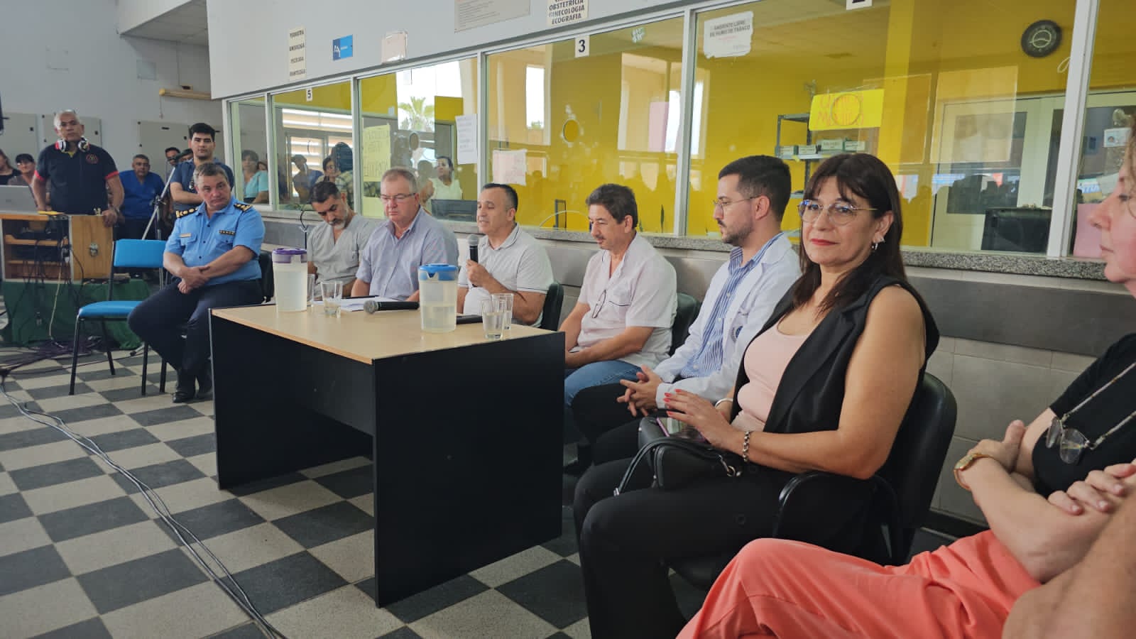 Salud: el ministro recorrió los hospitales de Castelli y Tres Isletas y puso en funciones a los nuevos directorios