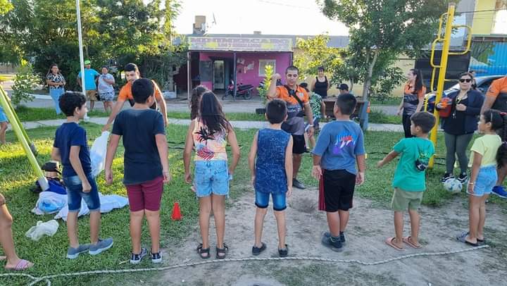 Puerto Vilelas: El Municipio compartió una “tarde de juegos” junto a las familias de distintos barrios