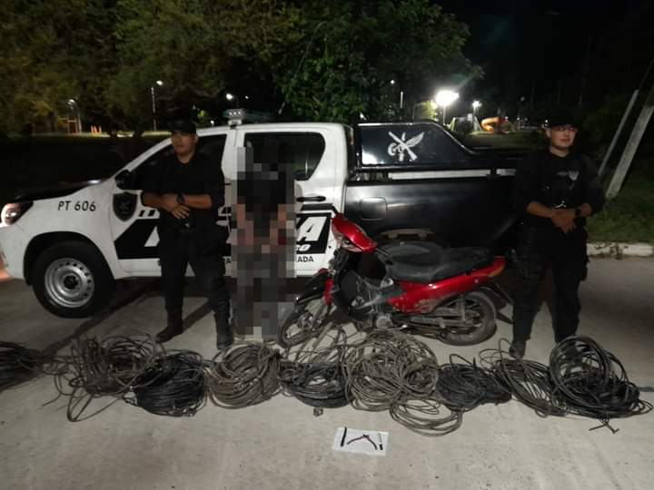 Personal del COM aprehendieron a un hombre con nueve rollos de cables