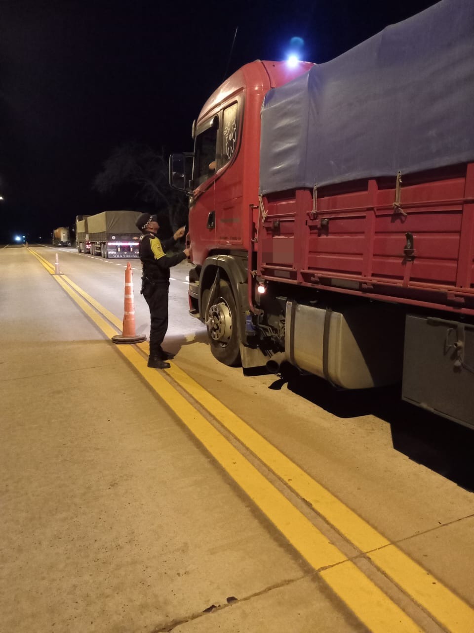 Policía Caminera: Secuestran un arma de fuego e intervienen carga de maíz