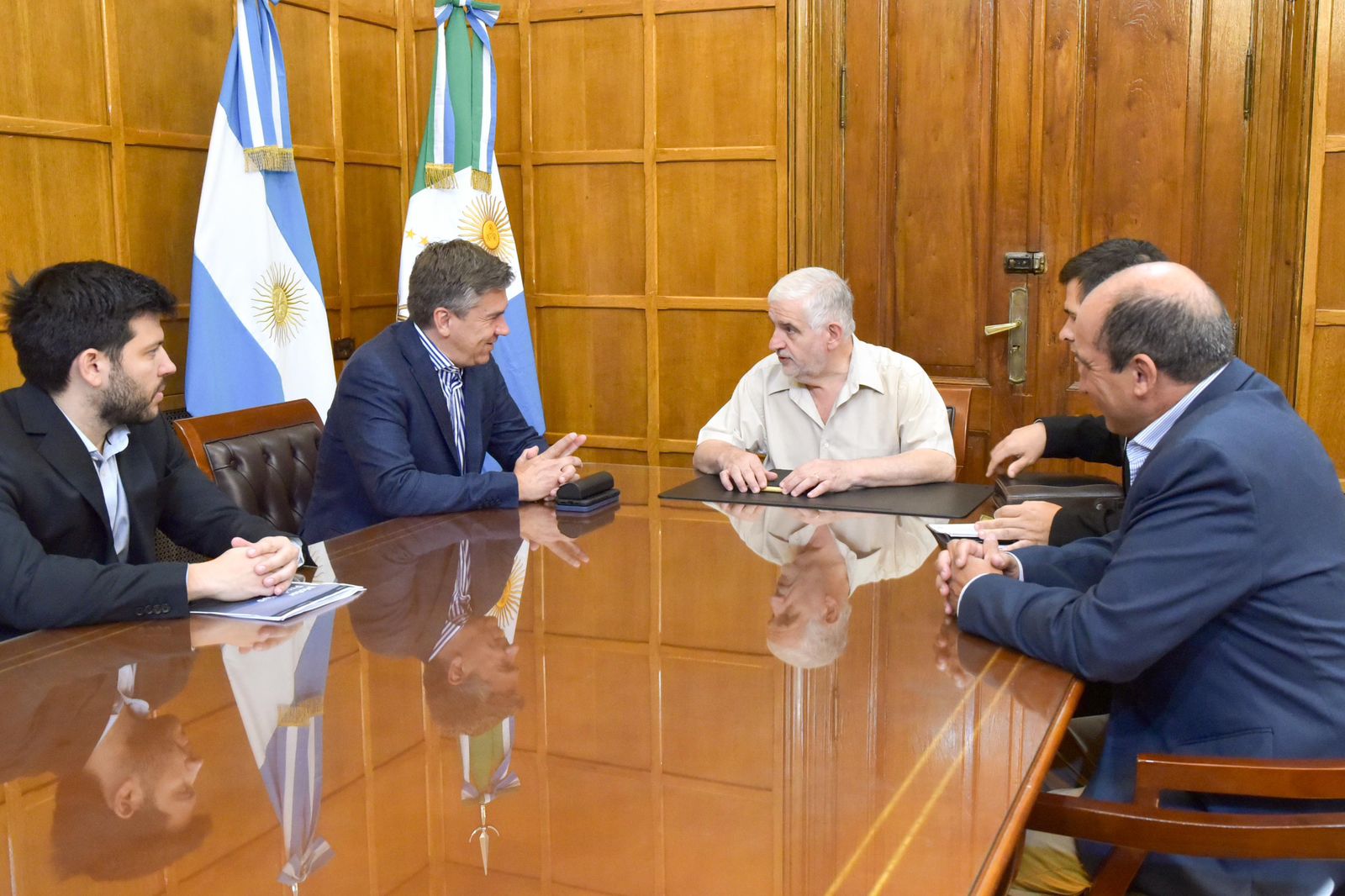 Zdero en Buenos Aires volvió a pedir que no se aplique el nuevo incremento a las retenciones