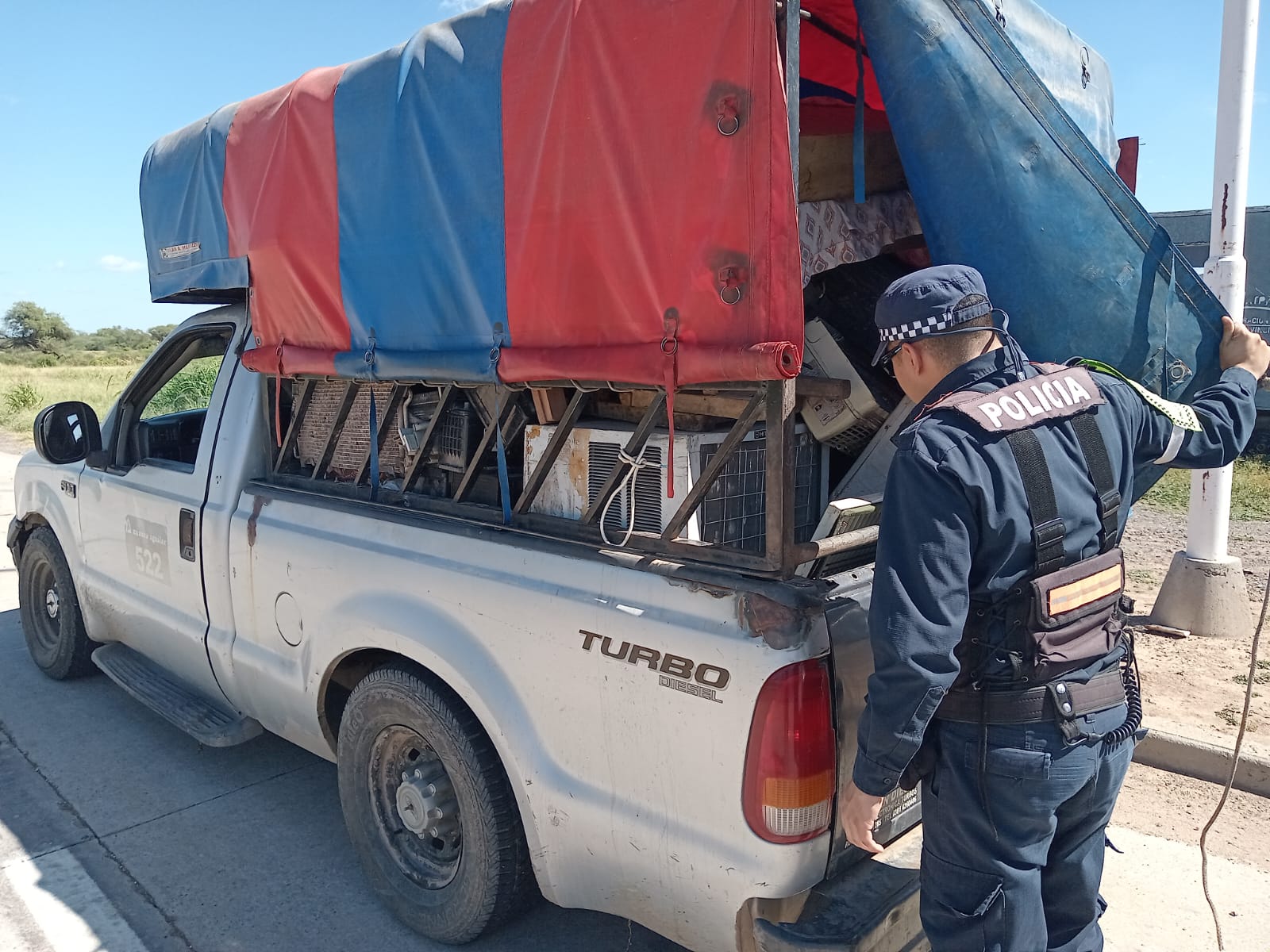 Policía Caminera interviene carga de residuos peligrosos con irregularidades