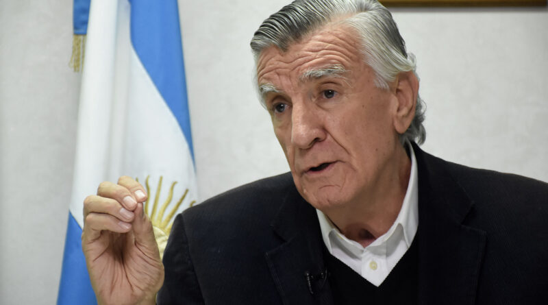 «El gobierno está extorsionando públicamente»