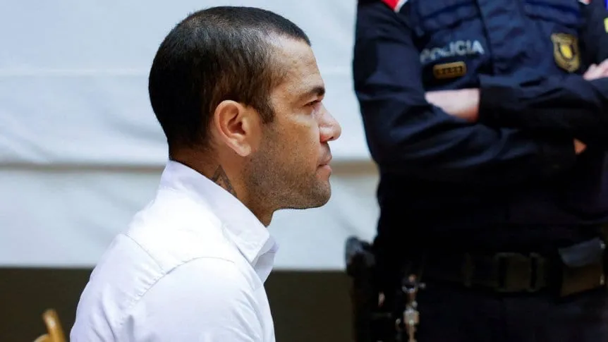 Caso Dani Alves: hay preocupación por riesgo de suicidio, según ex compañero de celda