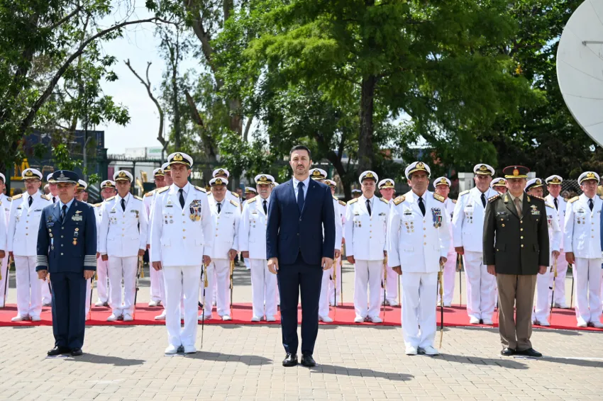 Todos al ras: la Armada Argentina prohibió el uso de la barba para todo su personal