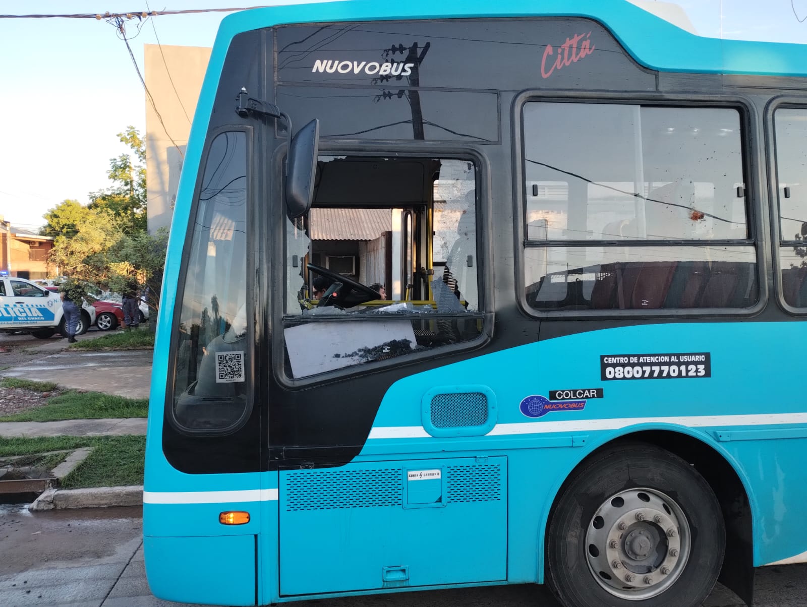 Fue preso por romper la ventanilla de un colectivo
