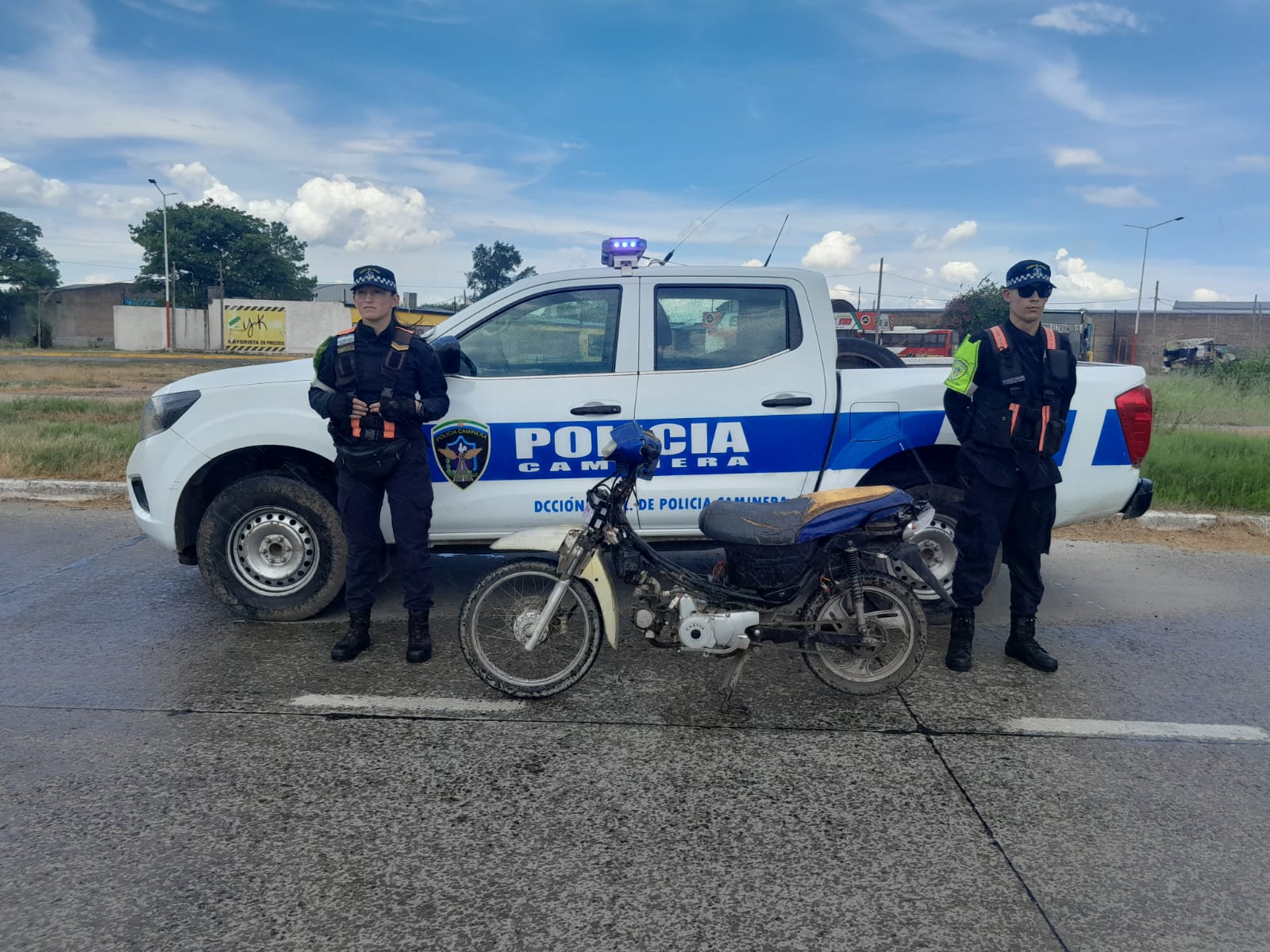 Caminera recupero 2 motocicletas a sus dueños