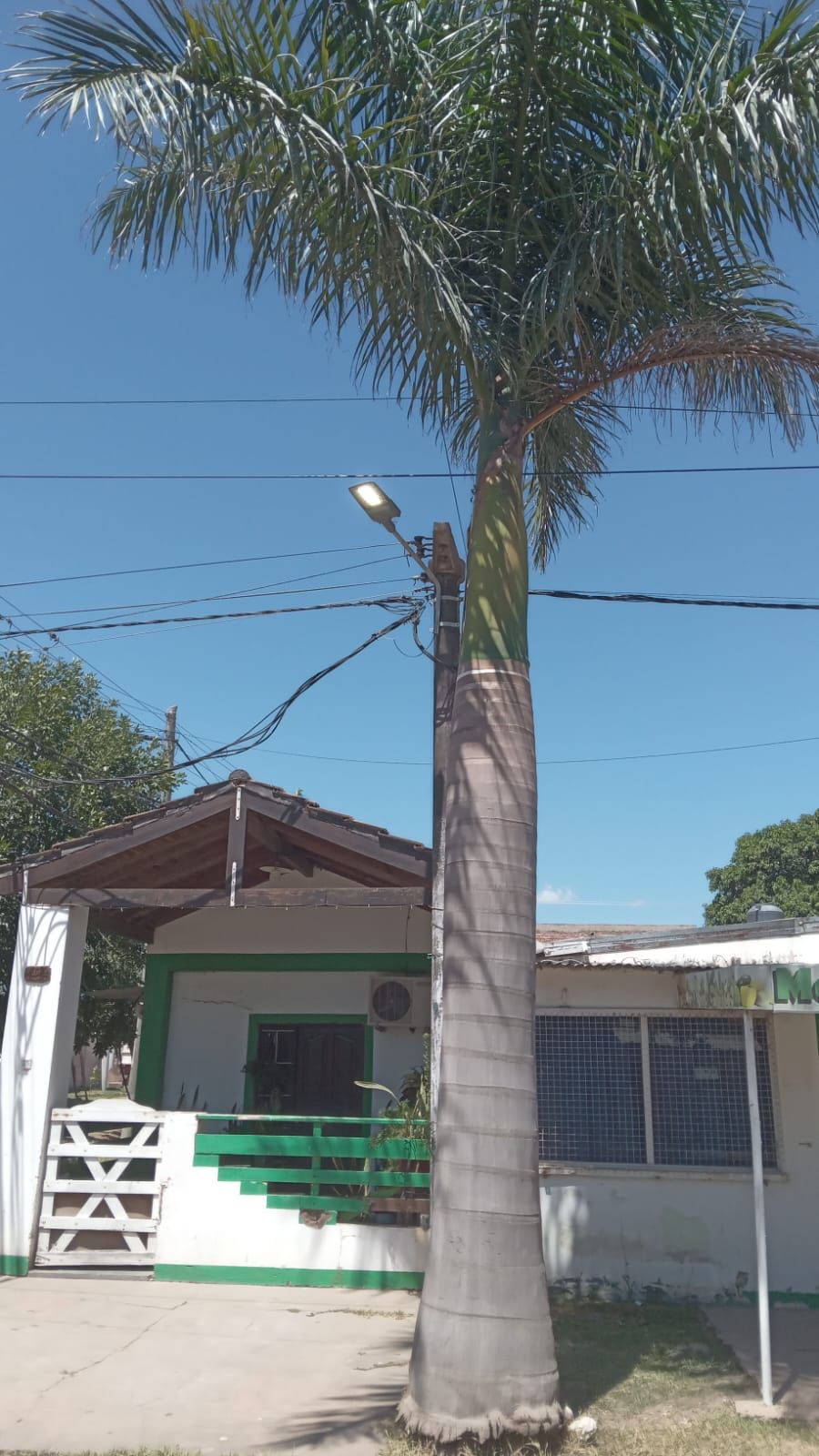 Vecinos de Fontana agradecieron al Gobernador el rápido accionar de la iluminación en el barrio Vicentini