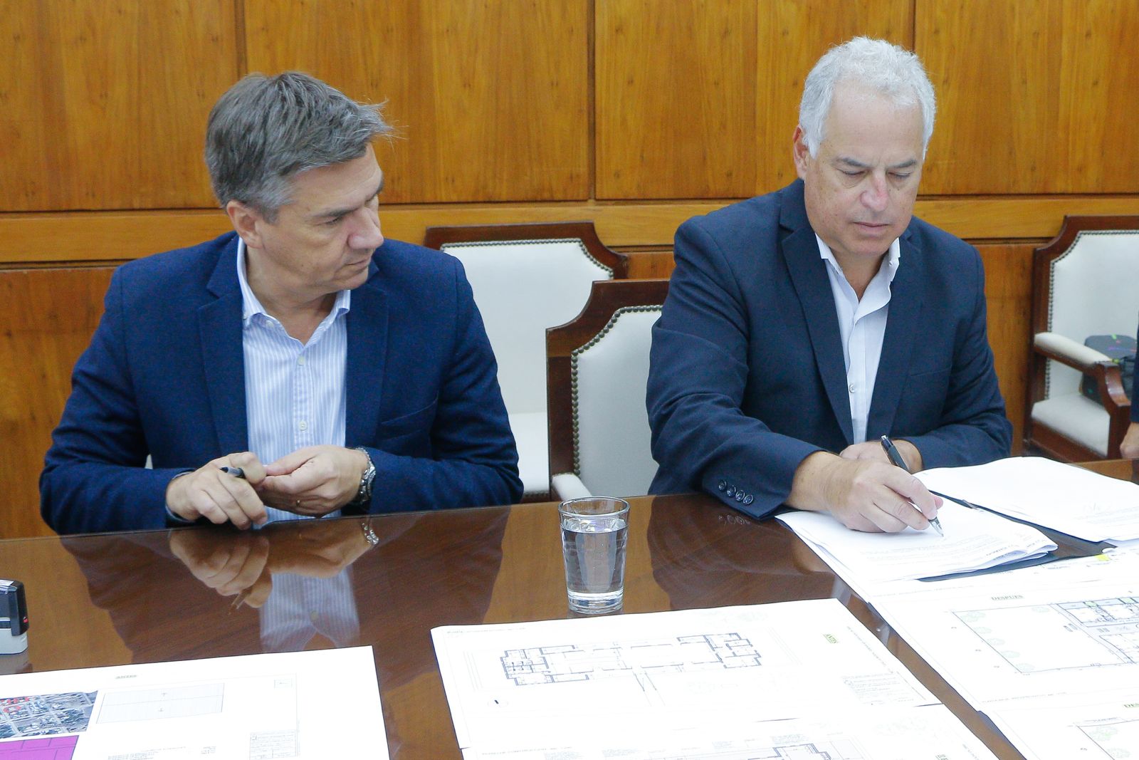 El Gobernador anunció la remodelación de 5 centros de integración y fortalecimiento familiar en la provincia