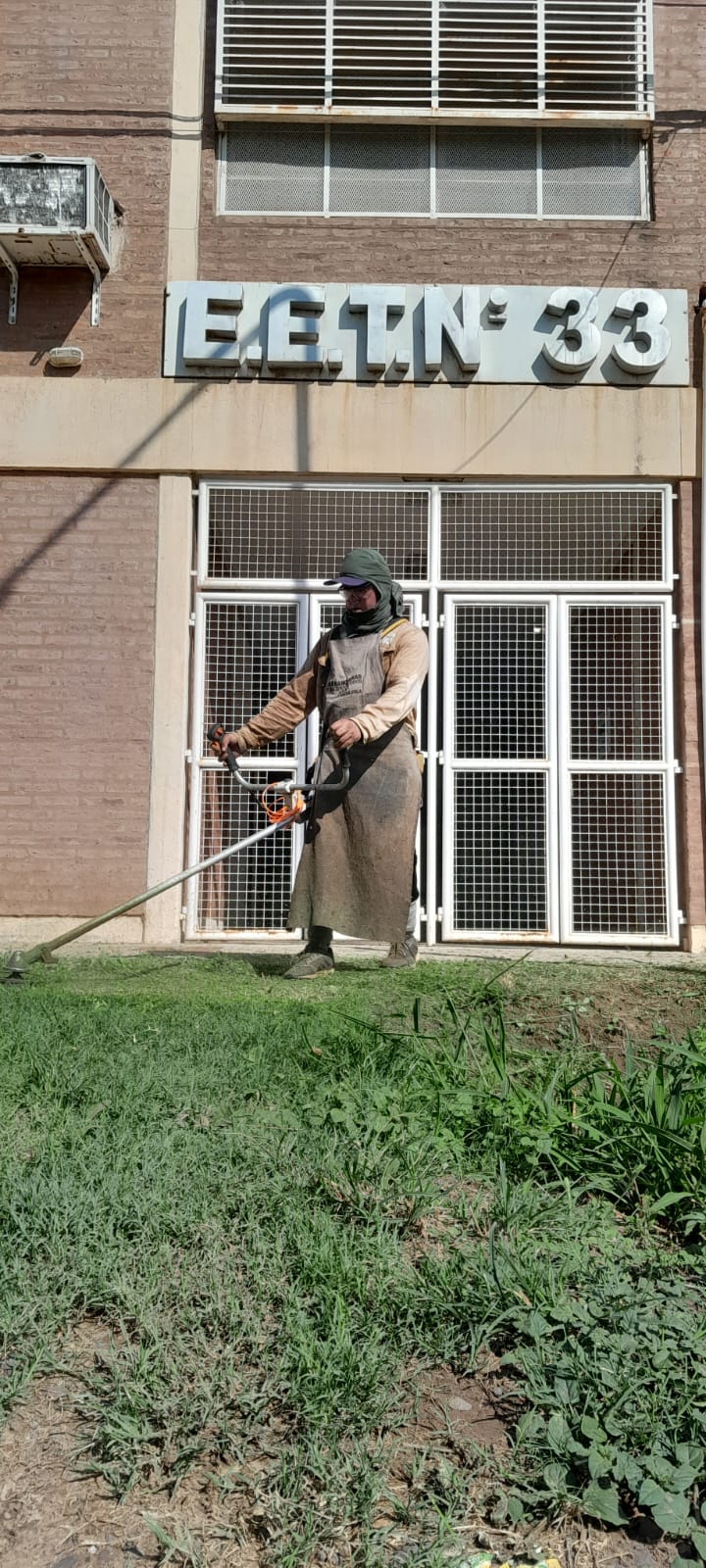 El municipio impulsa la limpieza y el saneamiento en las escuelas de Barranqueras