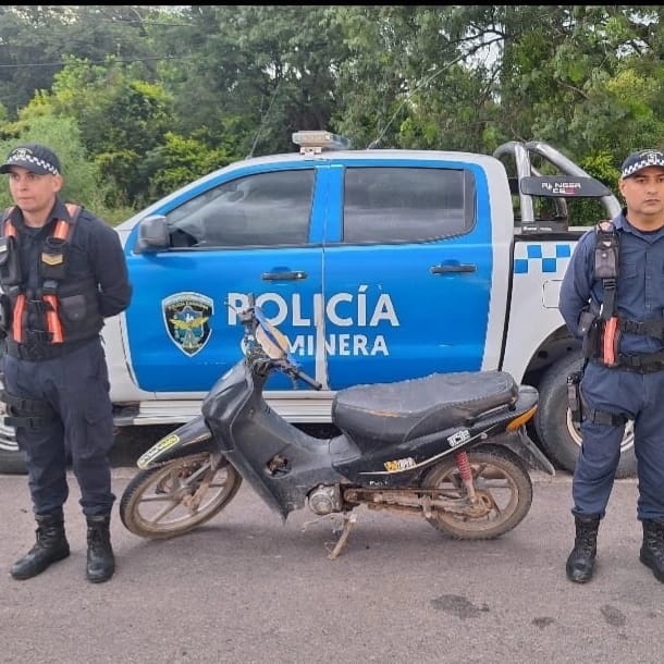 Policía Caminera: secuestran una motocicleta con pedido e intervienen carga de sustancias peligrosas