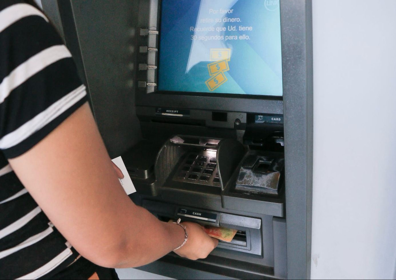 El Gobierno provincial comienza a pagar los sueldos de la administración pública