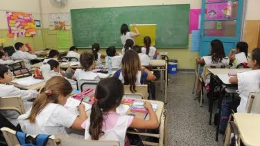 El Gobierno nacional relevará en 2025 a todos los docentes para acreditar los profesorados