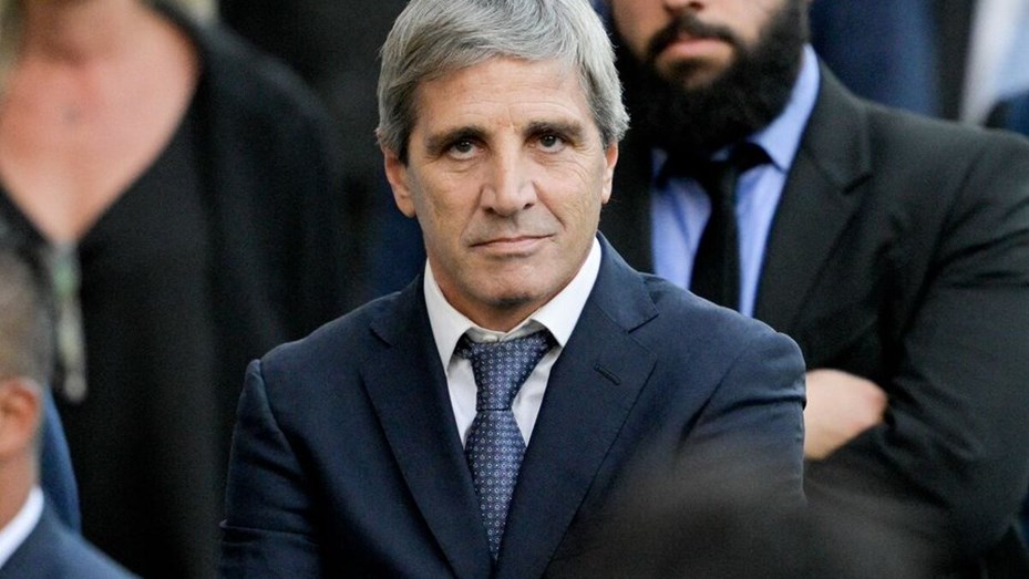 Caputo dijo que se podría bajar impuestos «antes de lo esperado» por el superávit fiscal