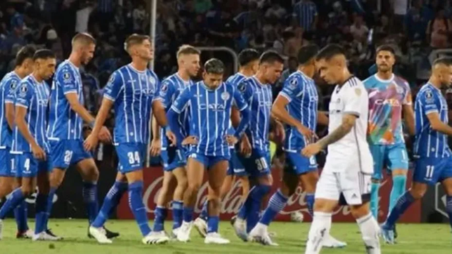Otro caso de abuso sexual en el fútbol argentino: detuvieron a dos jugadores de Godoy Cruz