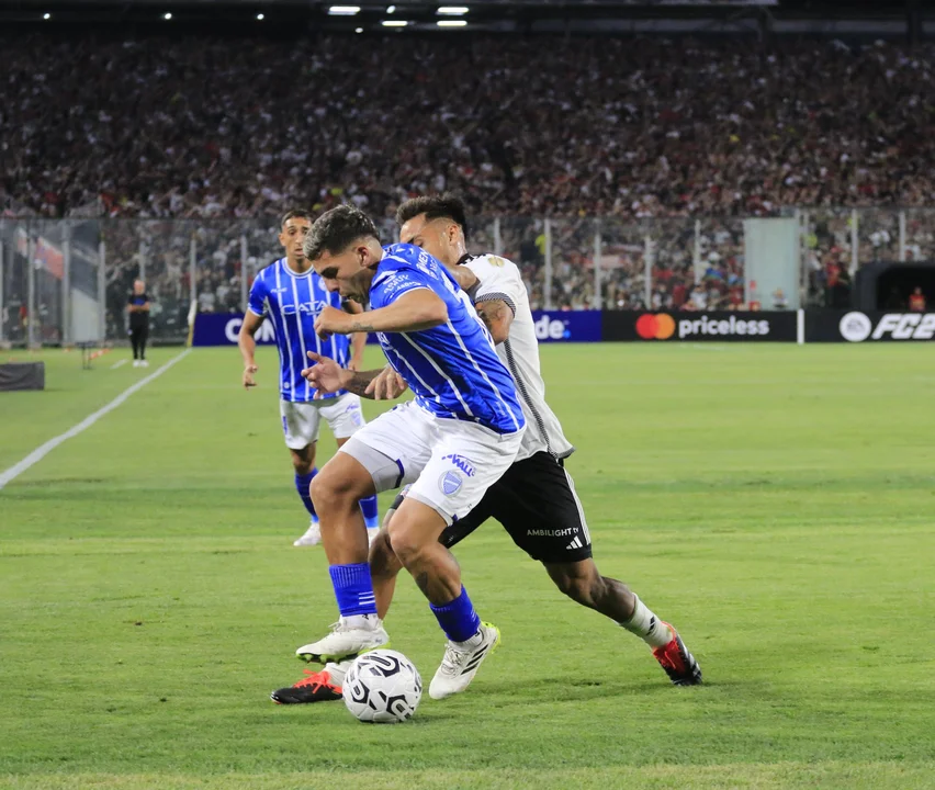 Godoy Cruz, con más empuje que fútbol, no pudo revertir el resultado frente a Colo Colo y quedó eliminado de la Libertadores