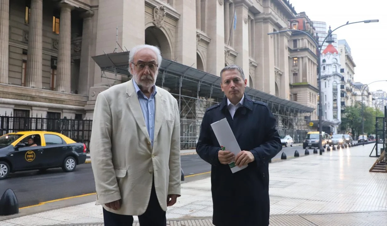 Un intendente bonaerense presentó un amparo para frenar el cierre de Télam y dijo que el Gobierno actuó con “ignorancia”