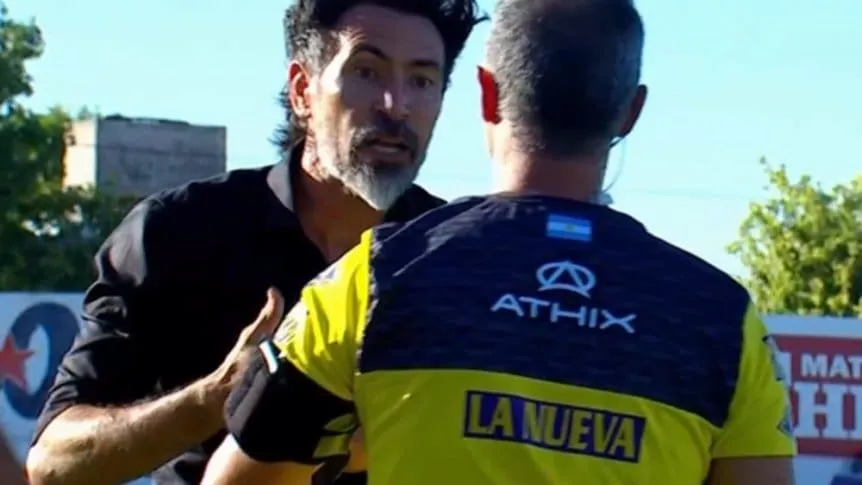 Después de sus declaración, Eduardo Domínguez fue polémicamente expulsado en Junín