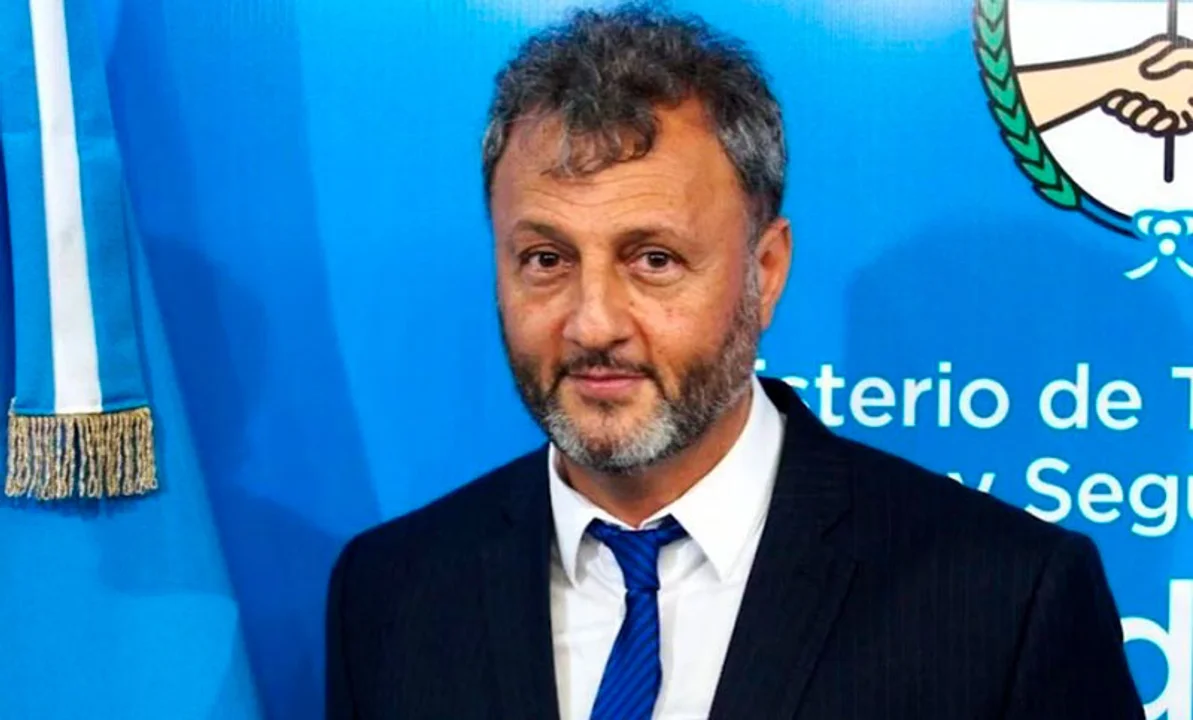 Milei echó al secretario de Trabajo, Omar Yasín, por los aumentos de sueldo en el Ejecutivo