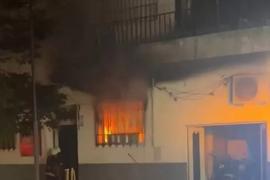 Se incendió un bar en pleno centro de Corrientes: sólo daños materiales