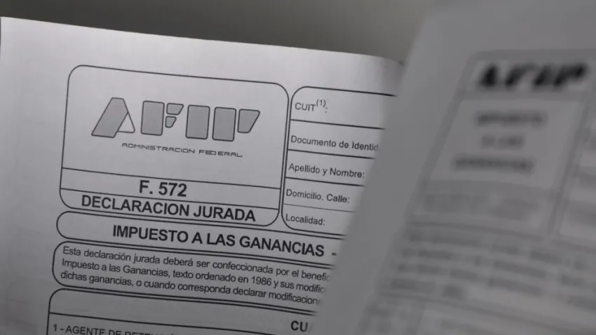 El Gobierno nacional advirtió que podría cobrar Impuesto a las Ganancias de manera retroactiva
