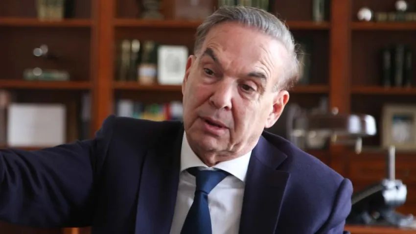Pichetto consideró «conveniente que el Gobierno tenga su ley»