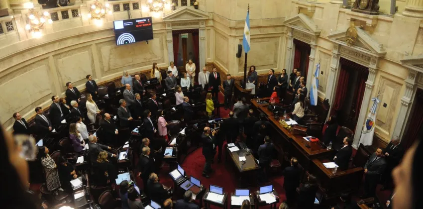 La oposición logró el quorum en el Senado y se espera un debate caliente por el mega DNU de Milei