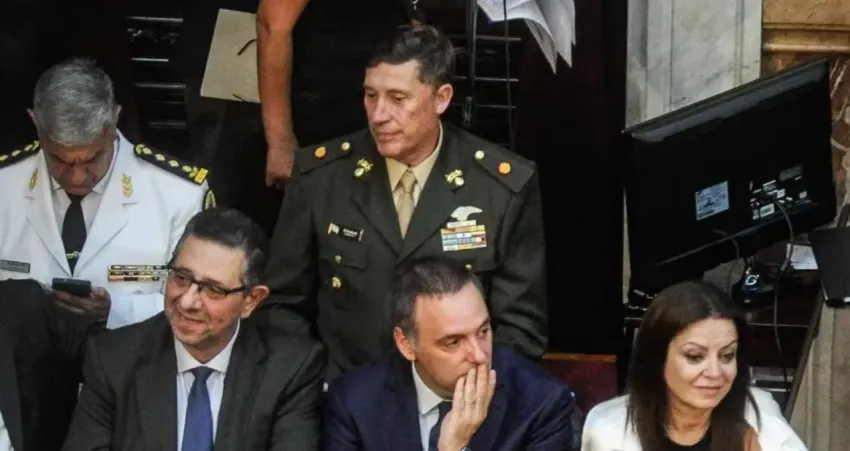 El Gobierno echó al jefe de la Casa Militar, Alejandro Guglielmi