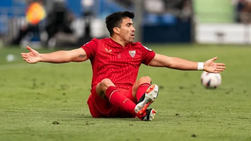 Los repudiables insultos racistas contra Marcos Acuña por los que fue detenido el partido del Sevilla