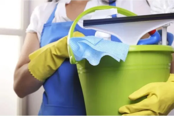 De cuánto es el aumento que cobrarán las empleadas de casas particulares en abril según la categoría