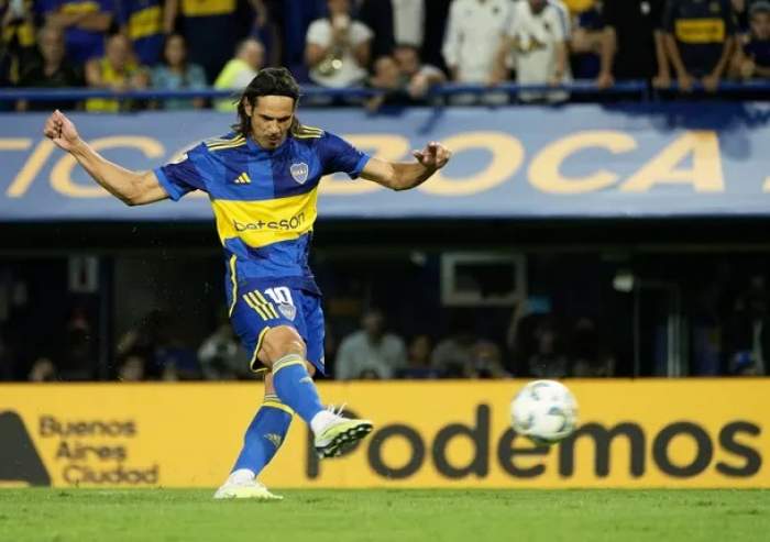 Boca, con un hat-trick de Edinson Cavani, le ganó 3-2 a Belgrano