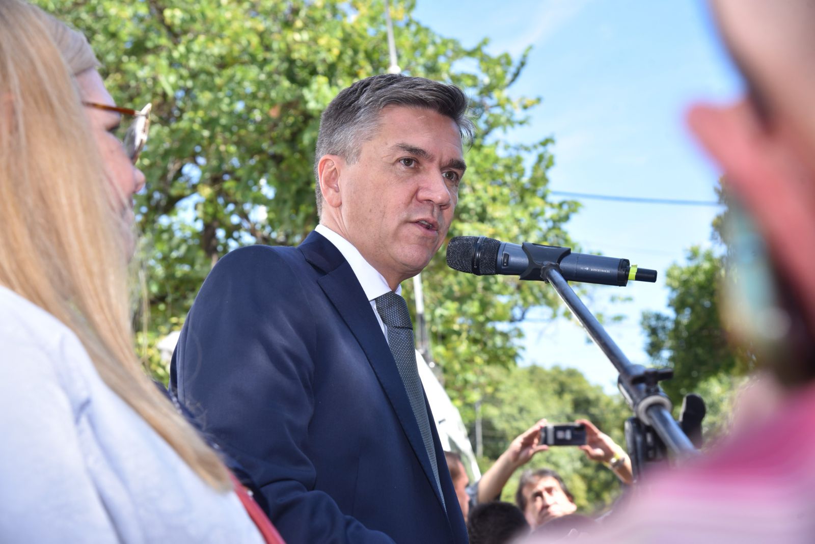 Zdero después del discurso: «Ví carteles levantados, pensé qie eran pedidos de disculpas al pueblo chaqueño»