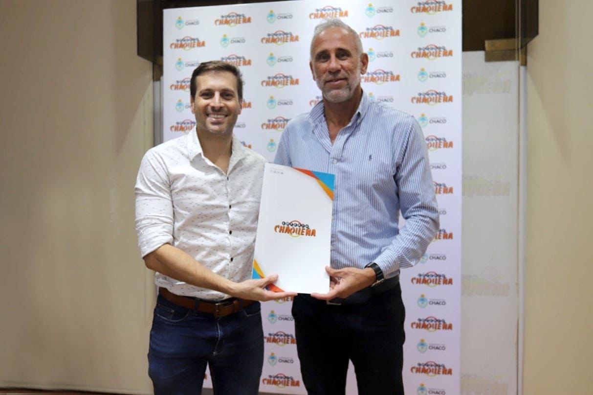 Firma de Convenio para refacciones en el Club Regatas Resistencia