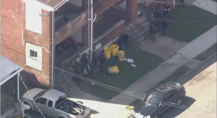 Tiroteo en Estados Unidos: un hombre mató a tres personas y escapó en un auto robado